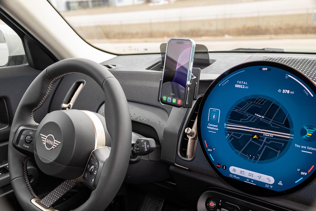 856126 Brodit ProClip für Mini Countryman Baujahr 2025 - Armaturenbrett Mitte 9