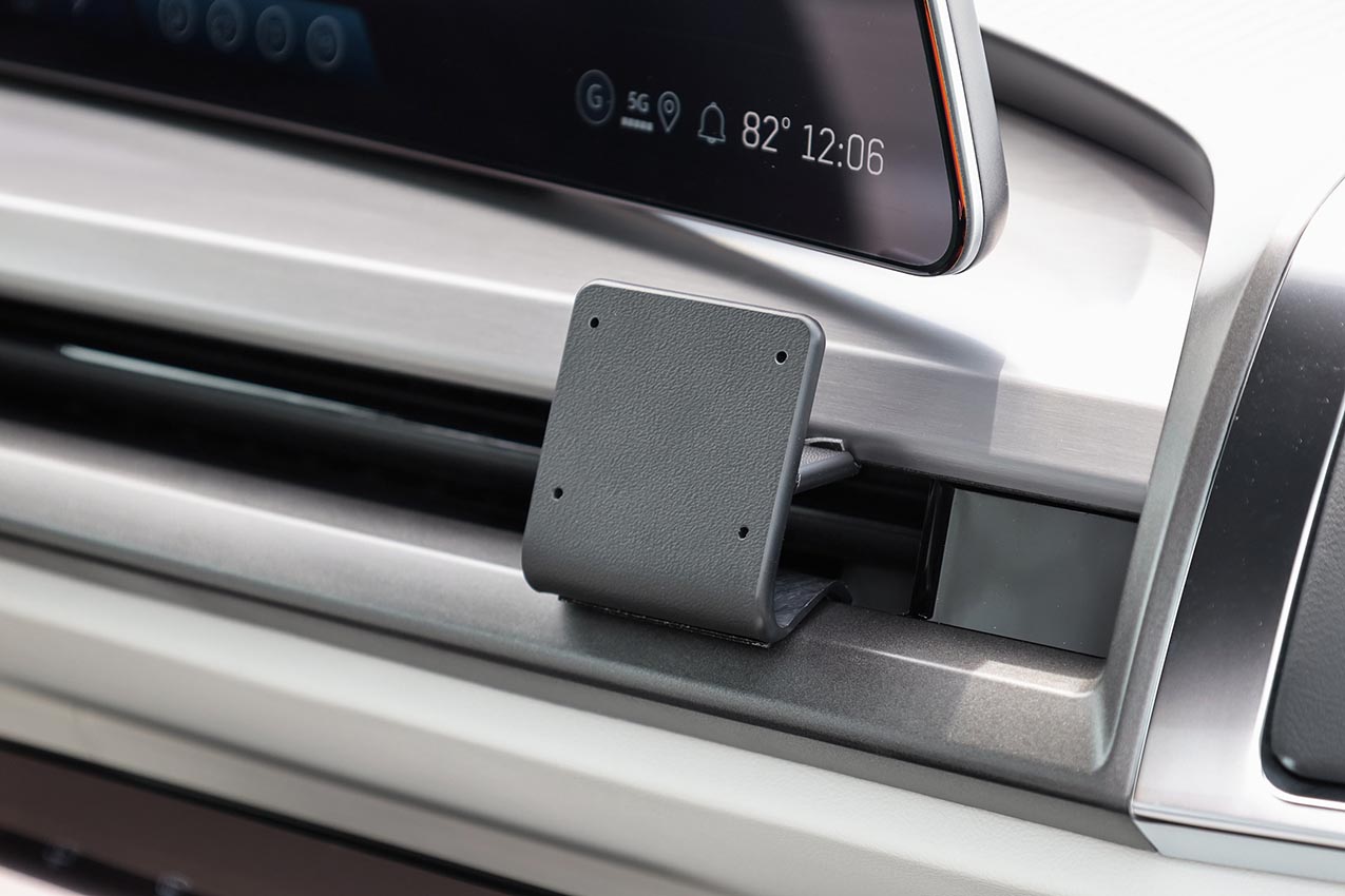 856225 Brodit ProClip für Cadillac Vistiq - Baujahr 2026, Armaturenbrett links 5