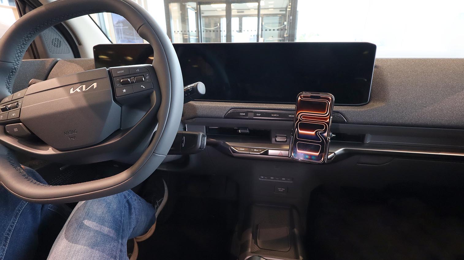 856291 Brodit ProClip für Kia EV2 - Baujahr 2027, Armaturenbrett Mitte Fahrerseite 10