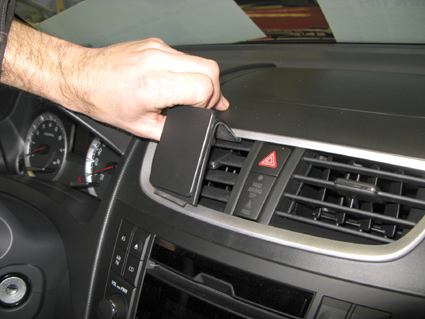 854567 ProClip - Suzuki Swift 11-17 4