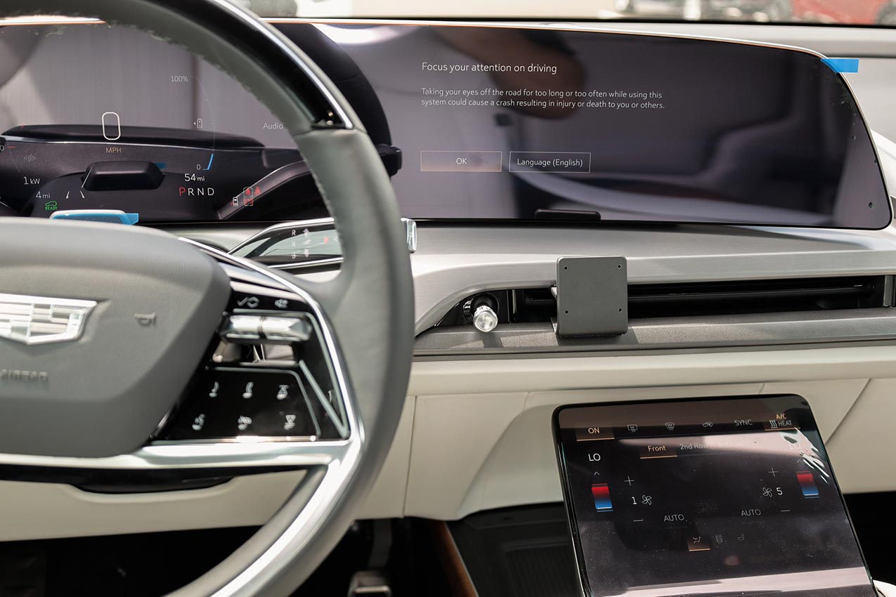 856225 Brodit ProClip für Cadillac Vistiq - Baujahr 2026, Armaturenbrett links 4