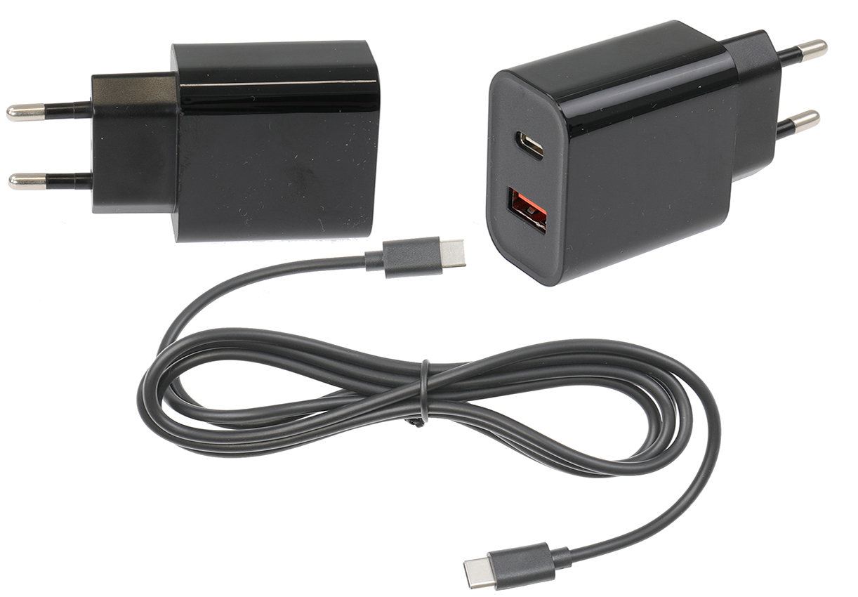 945084 Steckdosenadapter EU mit USB-C auf USB-C Kabel 1