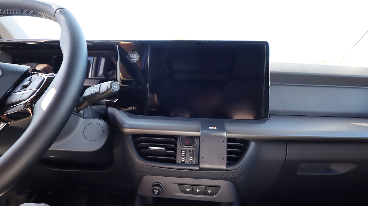 856243 Brodit ProClip Ford Transit Courier 2025-2026 Mittelkonsole Handy Navi Halterung 4