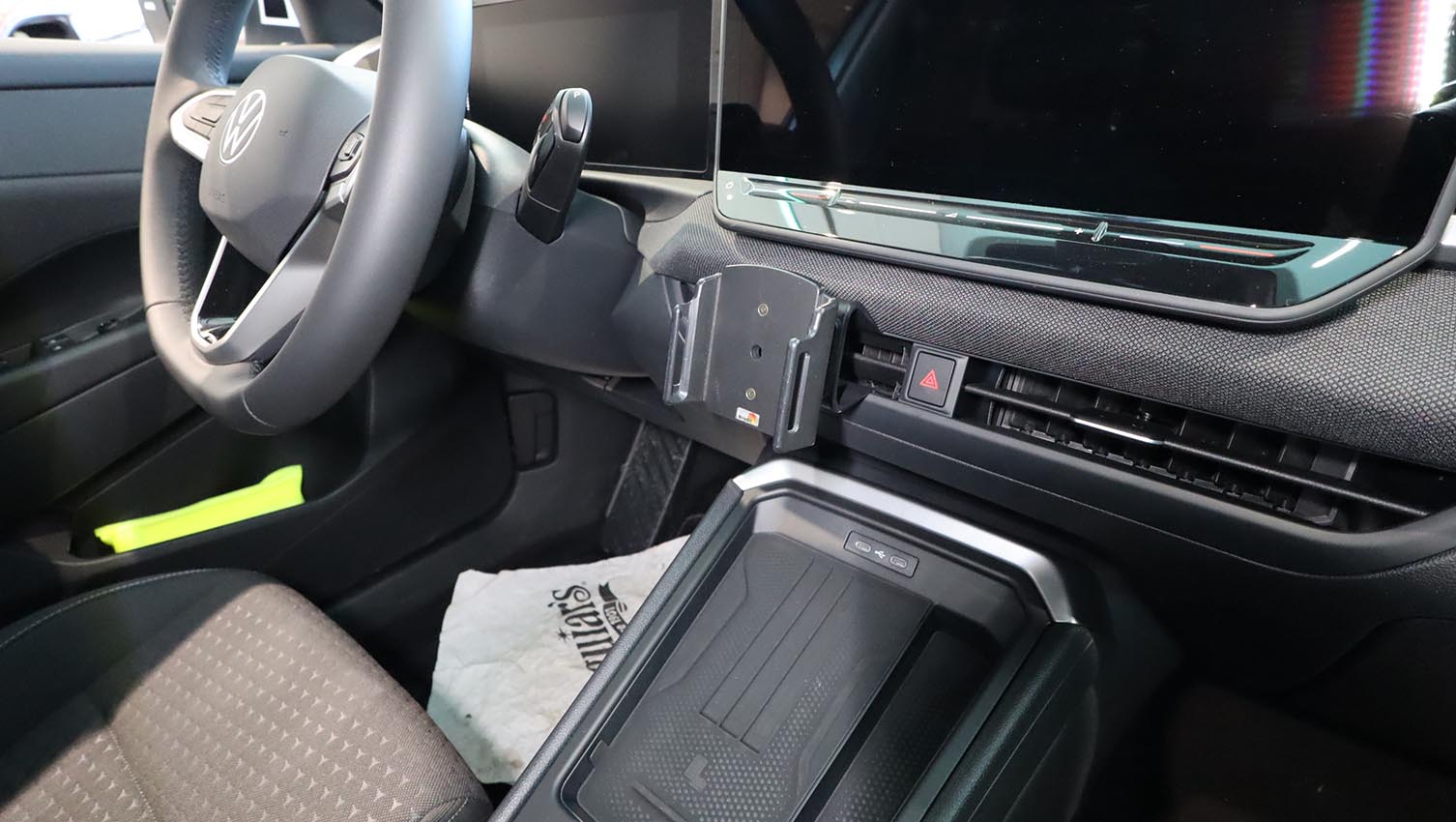856270 ProClip für Volkswagen T-Roc - Baujahr 2026, Mittelkonsole Fahrerseite 7