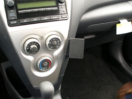 853836 ProClip - Toyota Yaris 4-doors 07-11 5