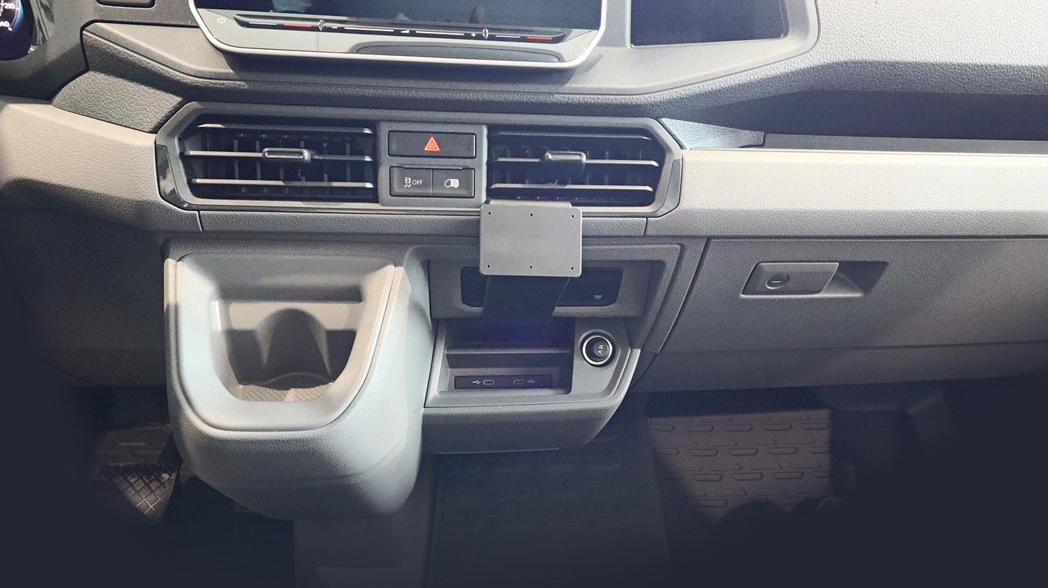 856196 Brodit ProClip für VW Crafter / MAN TGE - Baujahr 25-26, Armaturenbrett Mitte 9