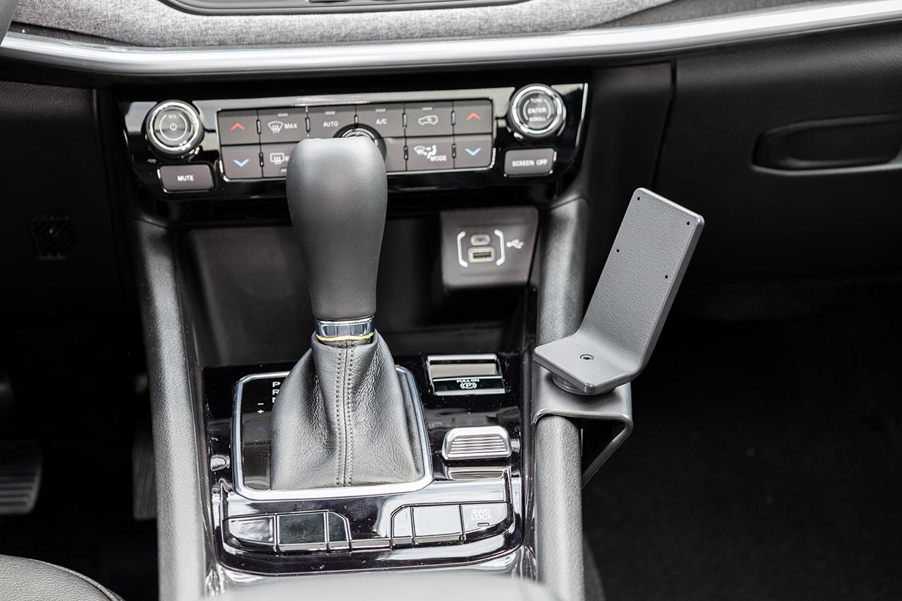 836205 Brodit ProClip für Jeep Compass - Baujahr 2022-2026, Mittelkonsole 4