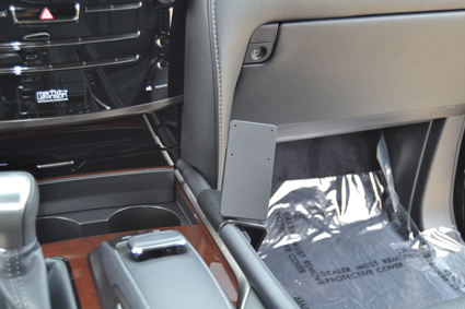 835235 ProClip - Lexus LX Series 16-19 7