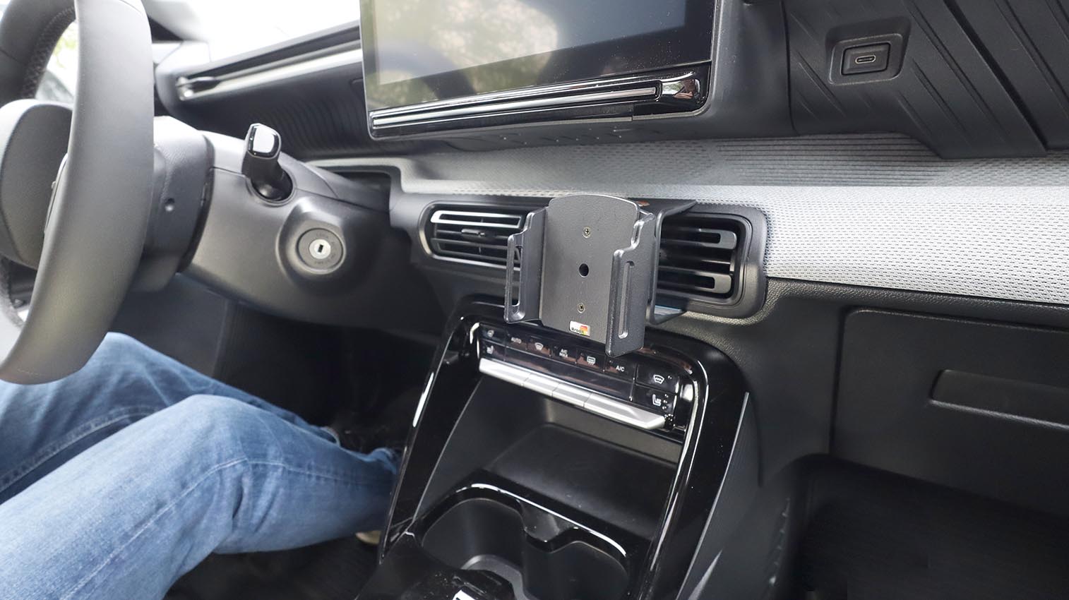 856293 Brodit ProClip für Citroen C3 Aircross/E-C3 - Baujahr 2025-2026, Armaturenbrett 8
