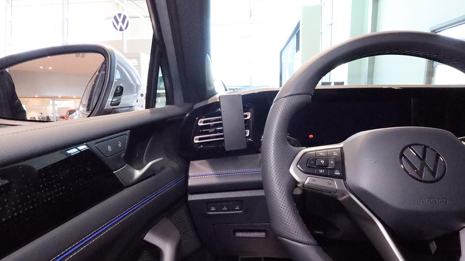 806245 Brodit ProClip für VW Tiguan - Baujahr 2025-2026, Armaturenbrett links 7