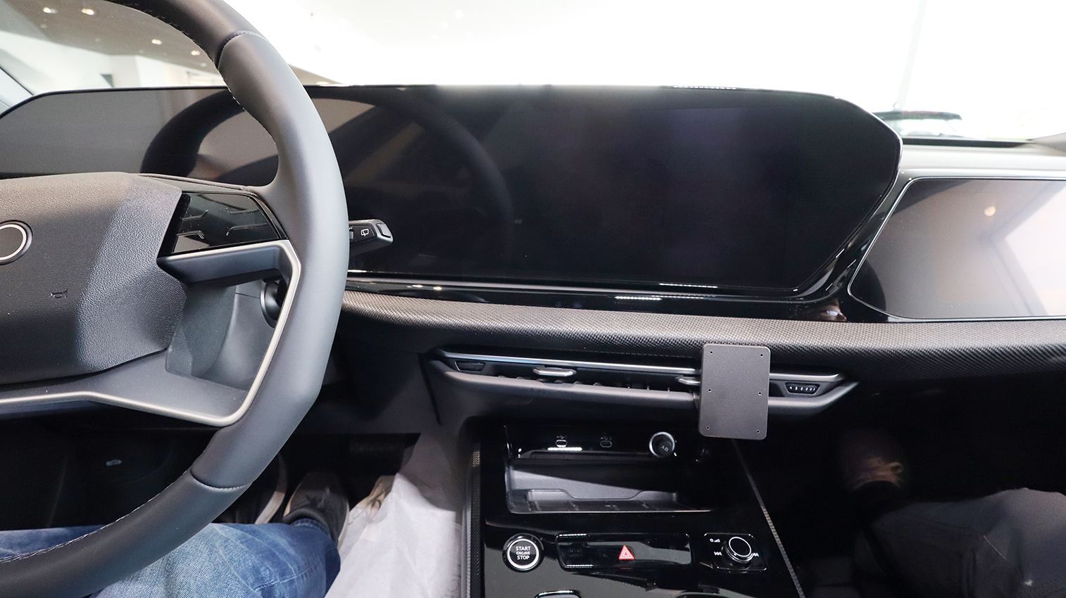 856220 Brodit ProClip für Audi A5 - Baujahr 2025-2026, Armaturenbrett Mitte 5