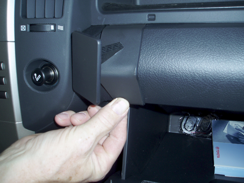 853478 ProClip - Toyota Corolla Verso 04-09 6