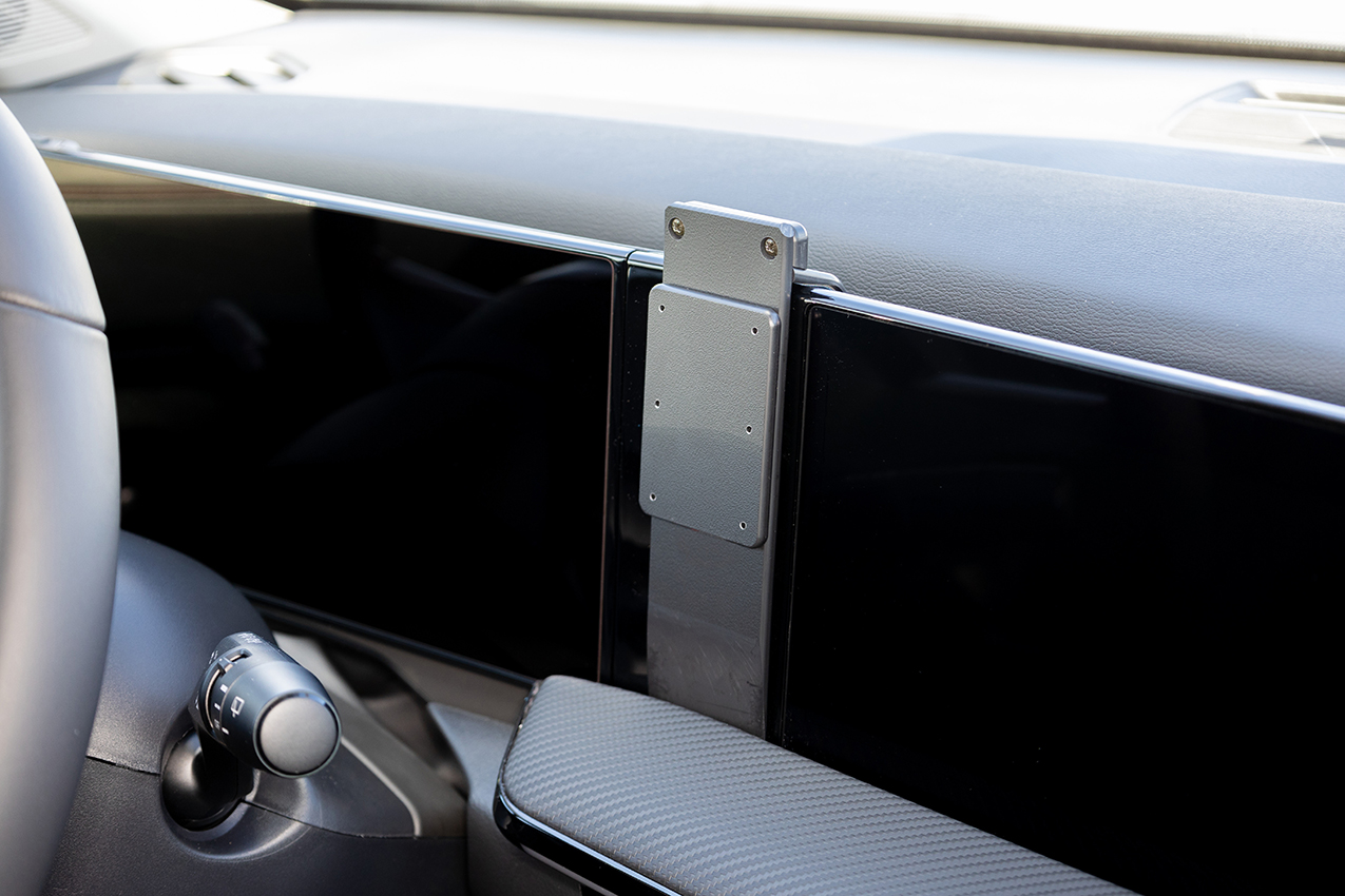856154 Brodit ProClip für Nissan Kicks - Baujahr 2025-2026, Armaturenbrett Mitte 4