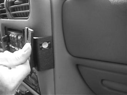 852679 ProClip - GMC Envoy 99-01 3