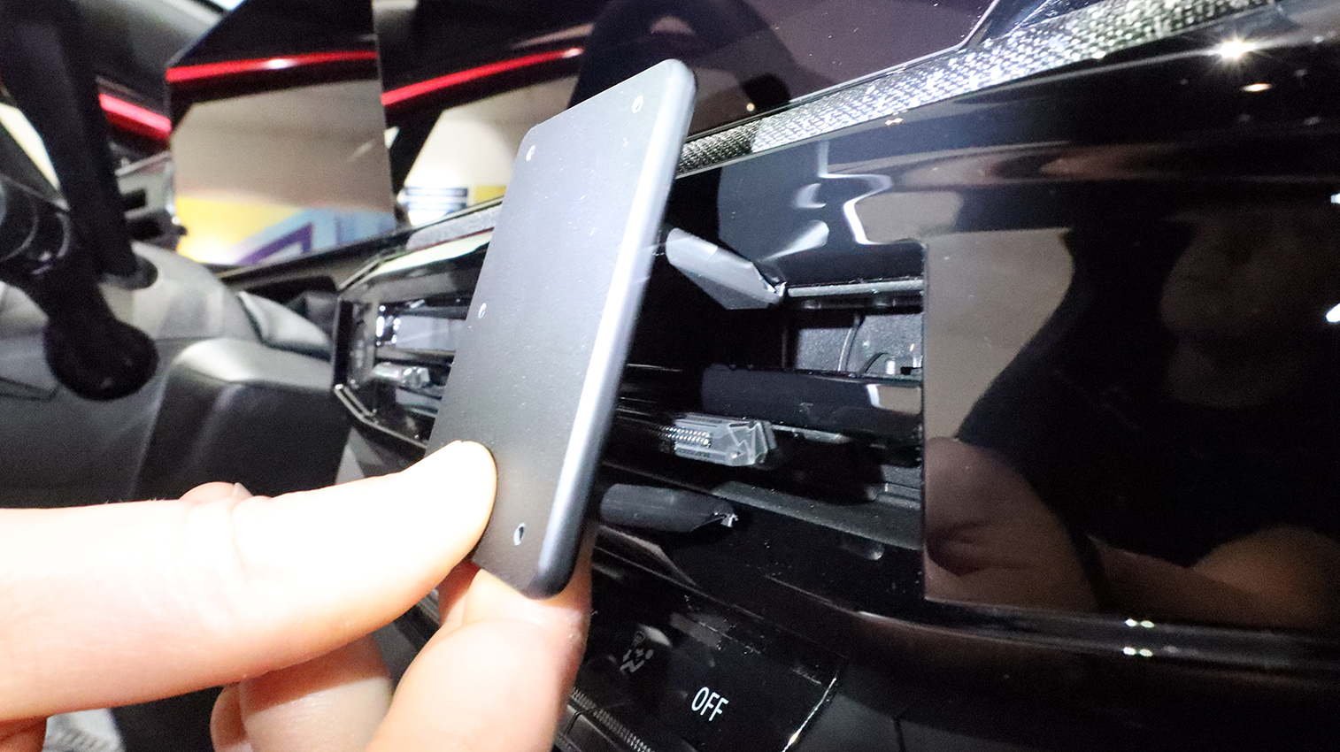 856296 Brodit ProClip für Renault Clio VI - Baujahr 2027, Armaturenbrett Mitte 6