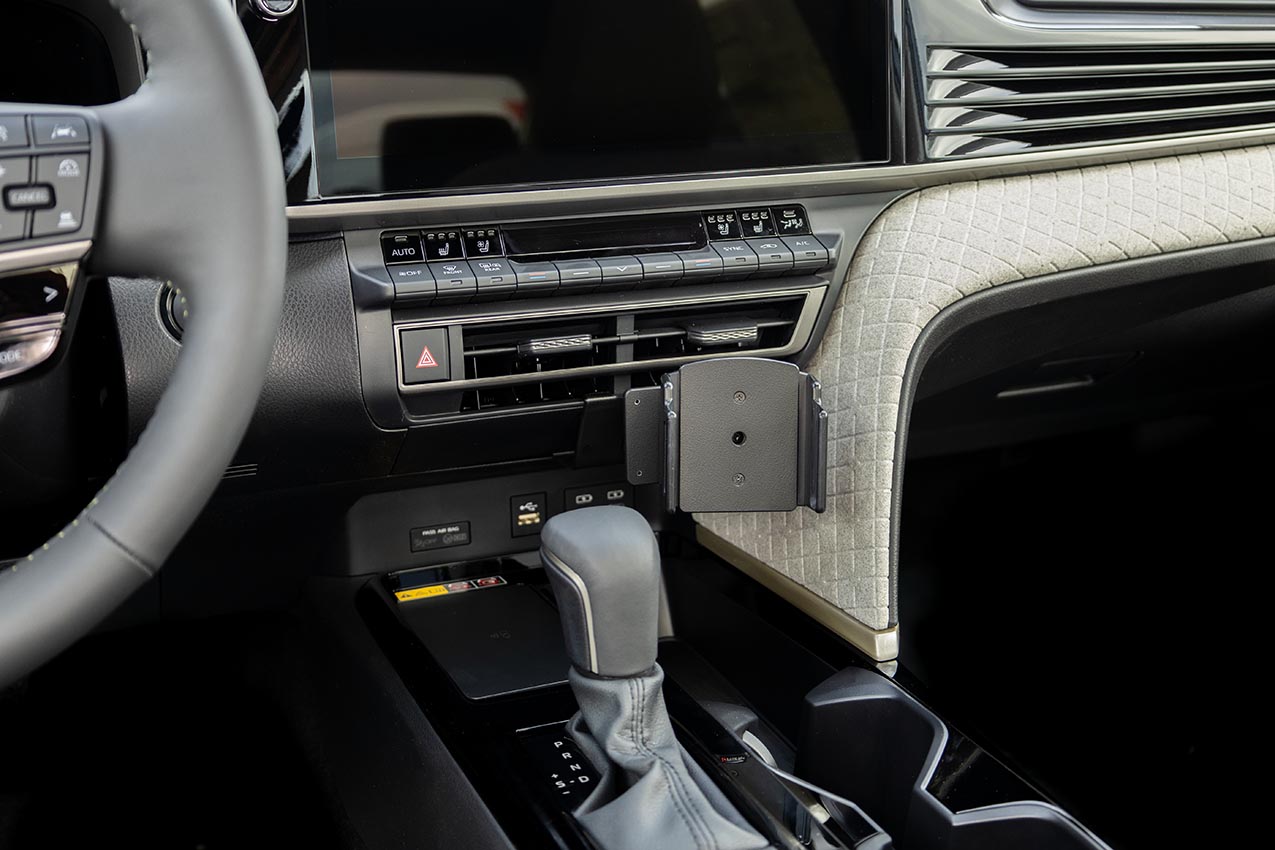 856143 Brodit ProClip für Toyota Camry - Baujahr 25-26, Armaturenbrett Mitte Beifahrer 7