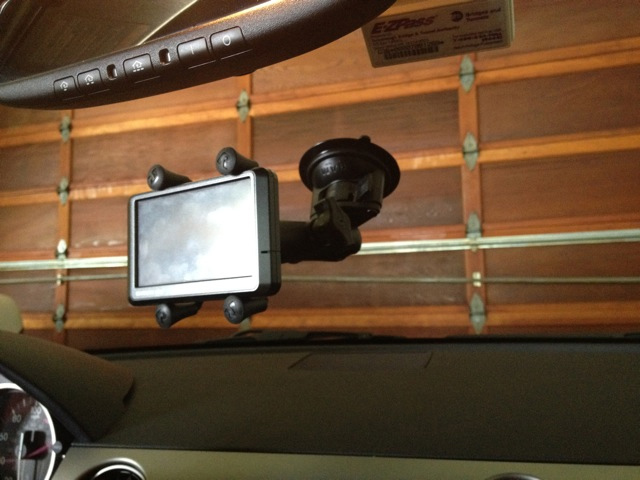 RAP-B-166-UN7U X-Grip Halterung für Smartphones mit Twist-Lock Saugnapfbasis 3