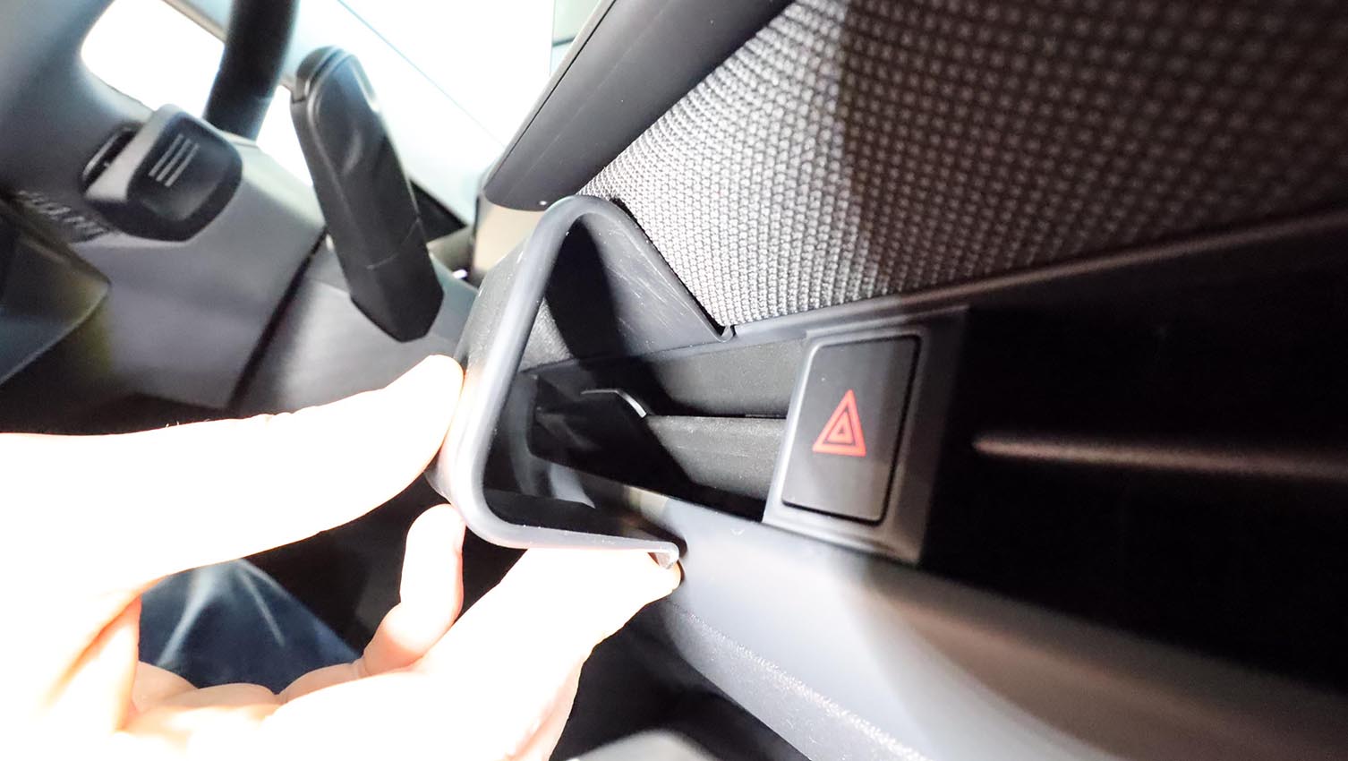 856270 ProClip für Volkswagen T-Roc - Baujahr 2026, Mittelkonsole Fahrerseite 5