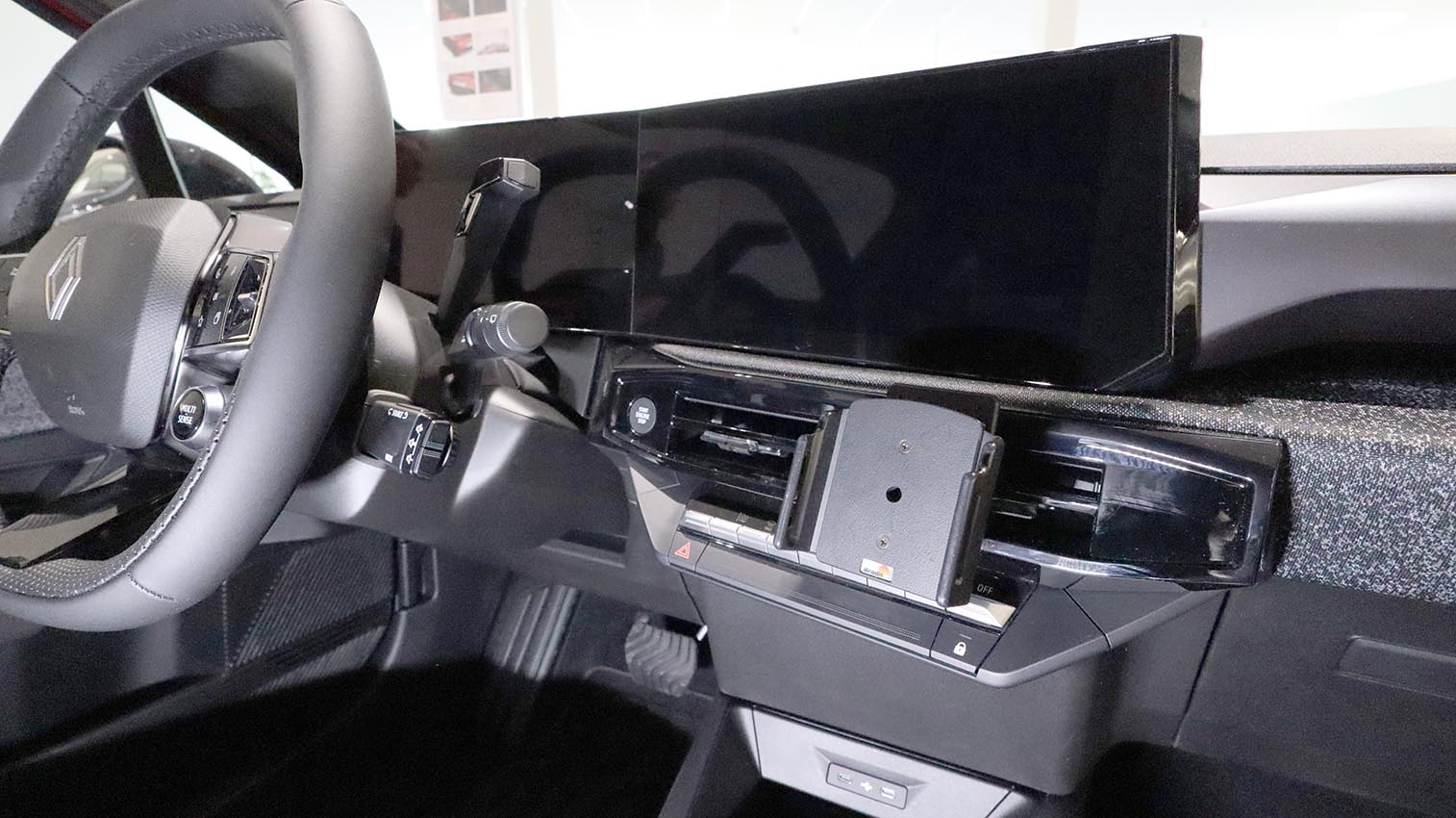 856296 Brodit ProClip für Renault Clio VI - Baujahr 2027, Armaturenbrett Mitte 9