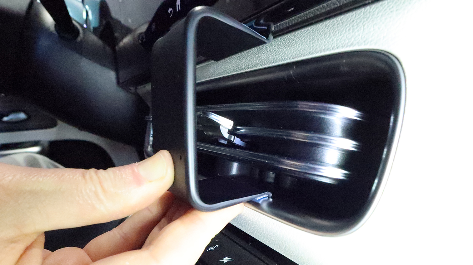 856289 Brodit ProClip für Mercedes Benz GLB-Class - BJ 2027 und CLA-Class - BJ 2026 7