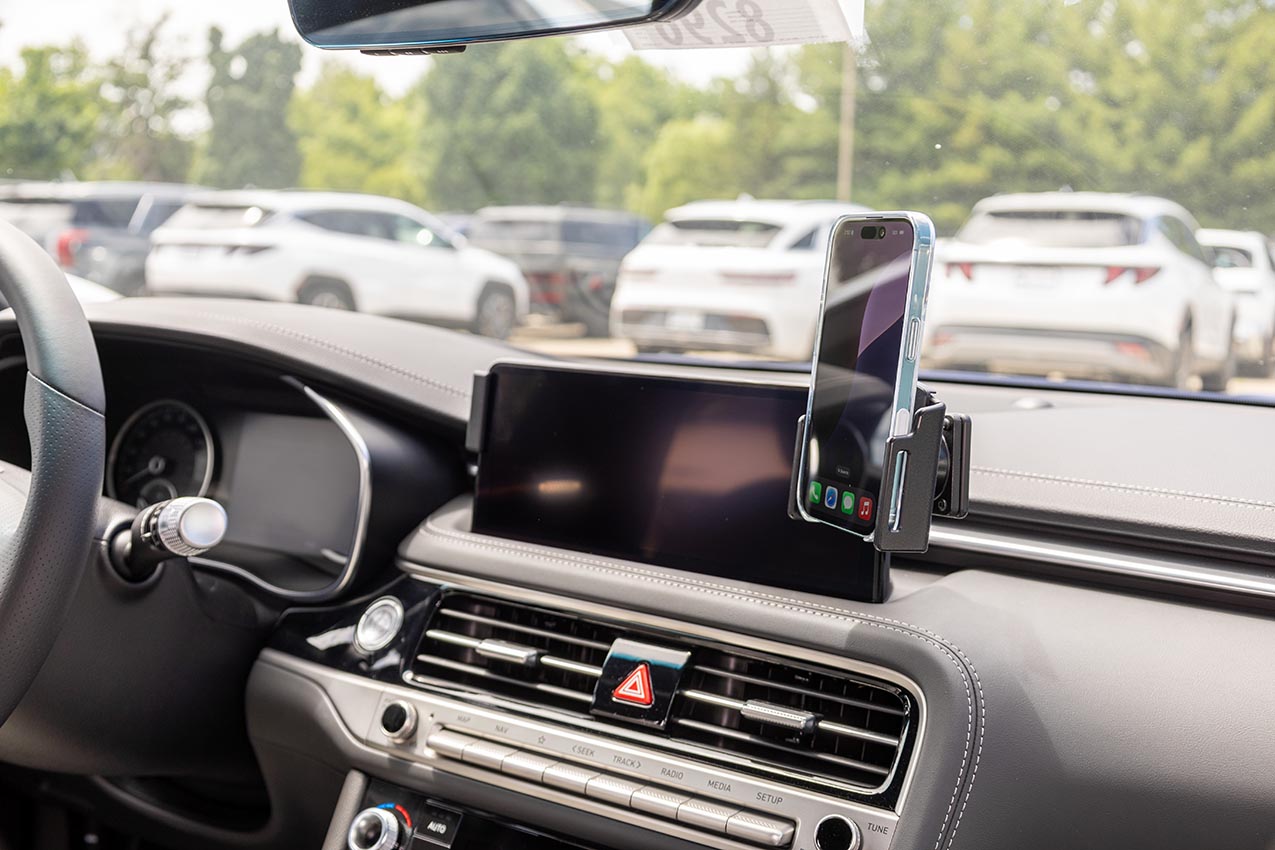 856217 Brodit ProClip für Genesis G70 - Baujahr 2025-2026, Armaturenbrett Mitte 10