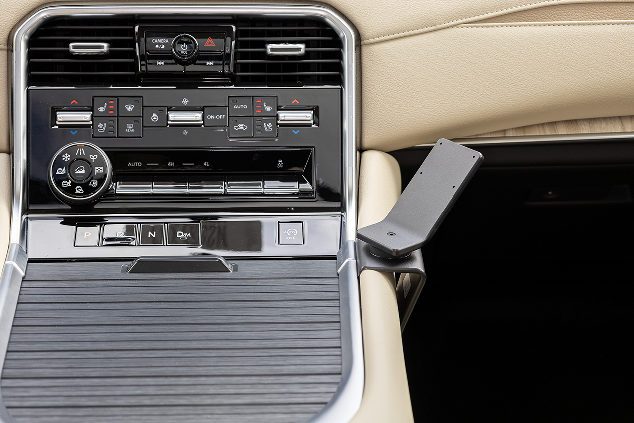 836188 Brodit ProClip für Nissan Armada - Baujahr 2025-2026, Mittelkonsole 5