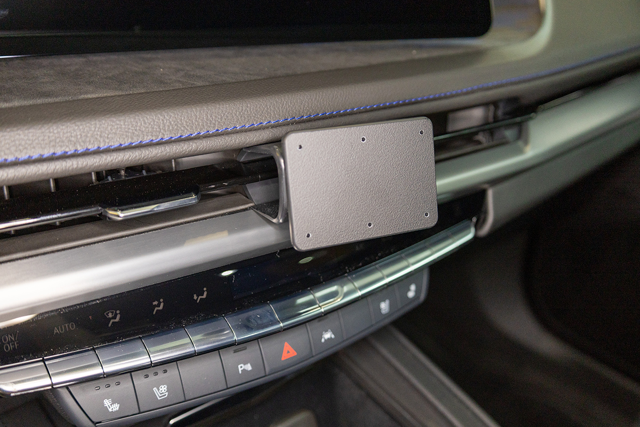 856145 Brodit ProClip für Cadillac XT4 - Baujahr 2024-2026, Armaturenbrett Mitte 5