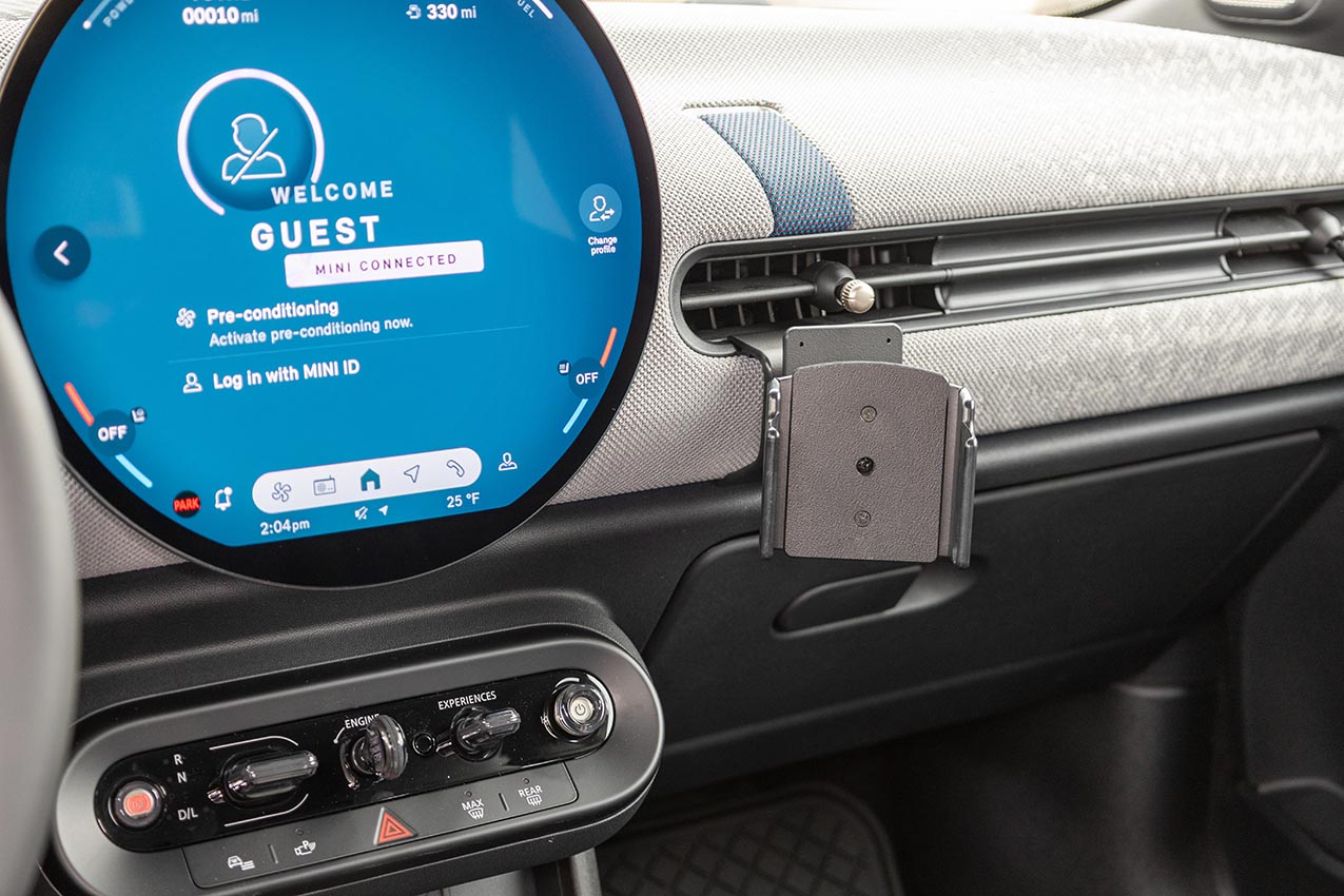 856141 Brodit ProClip für Mini Cooper Baujahr 2025 - Armaturenbrett Mitte 7