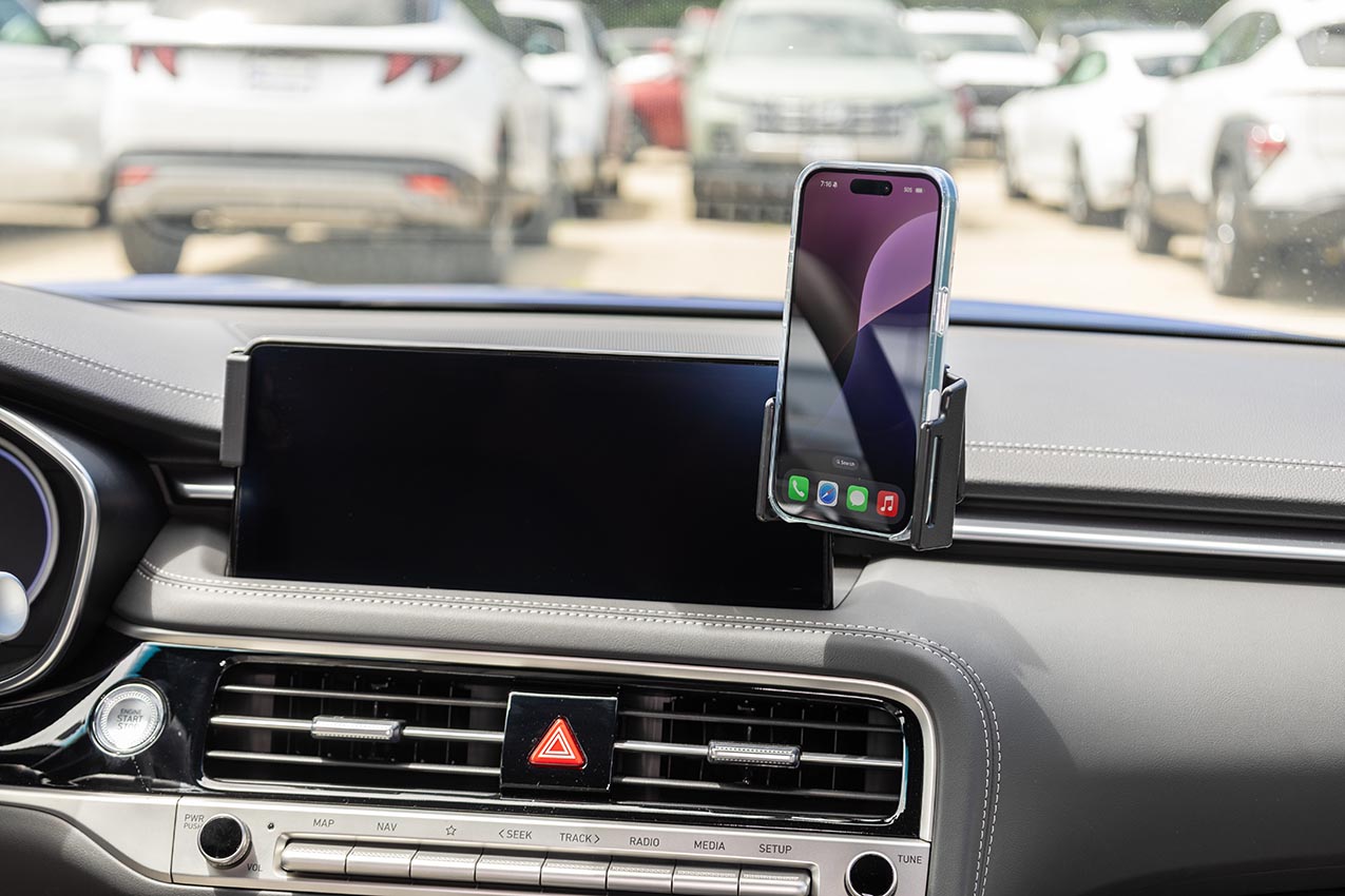 856217 Brodit ProClip für Genesis G70 - Baujahr 2025-2026, Armaturenbrett Mitte 8