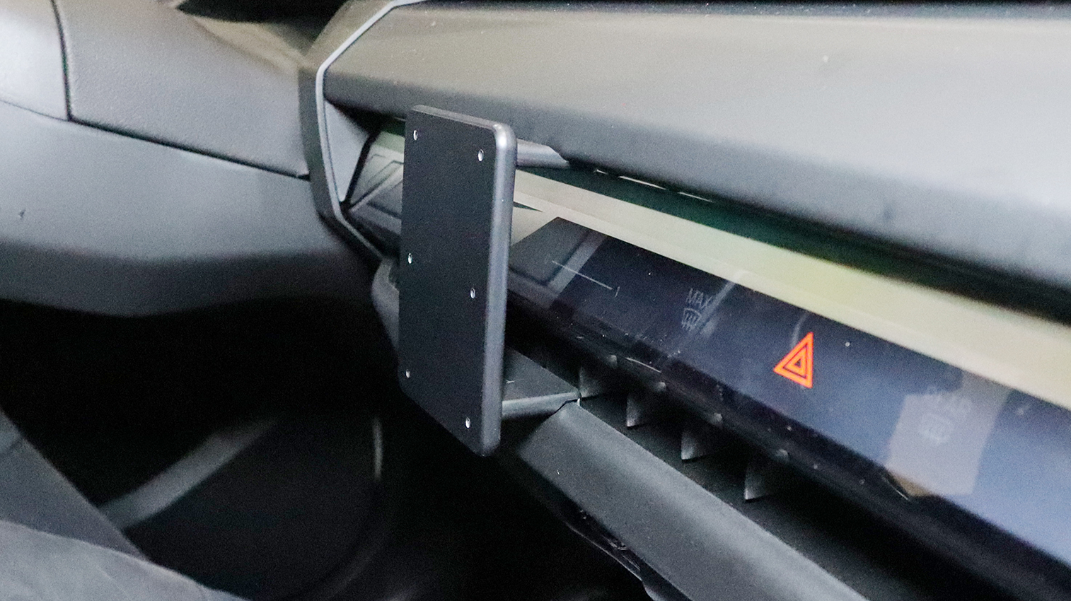 856181 Brodit ProClip für BMW X3 Baujahr 2025 - Armaturenbrett Mitte 5