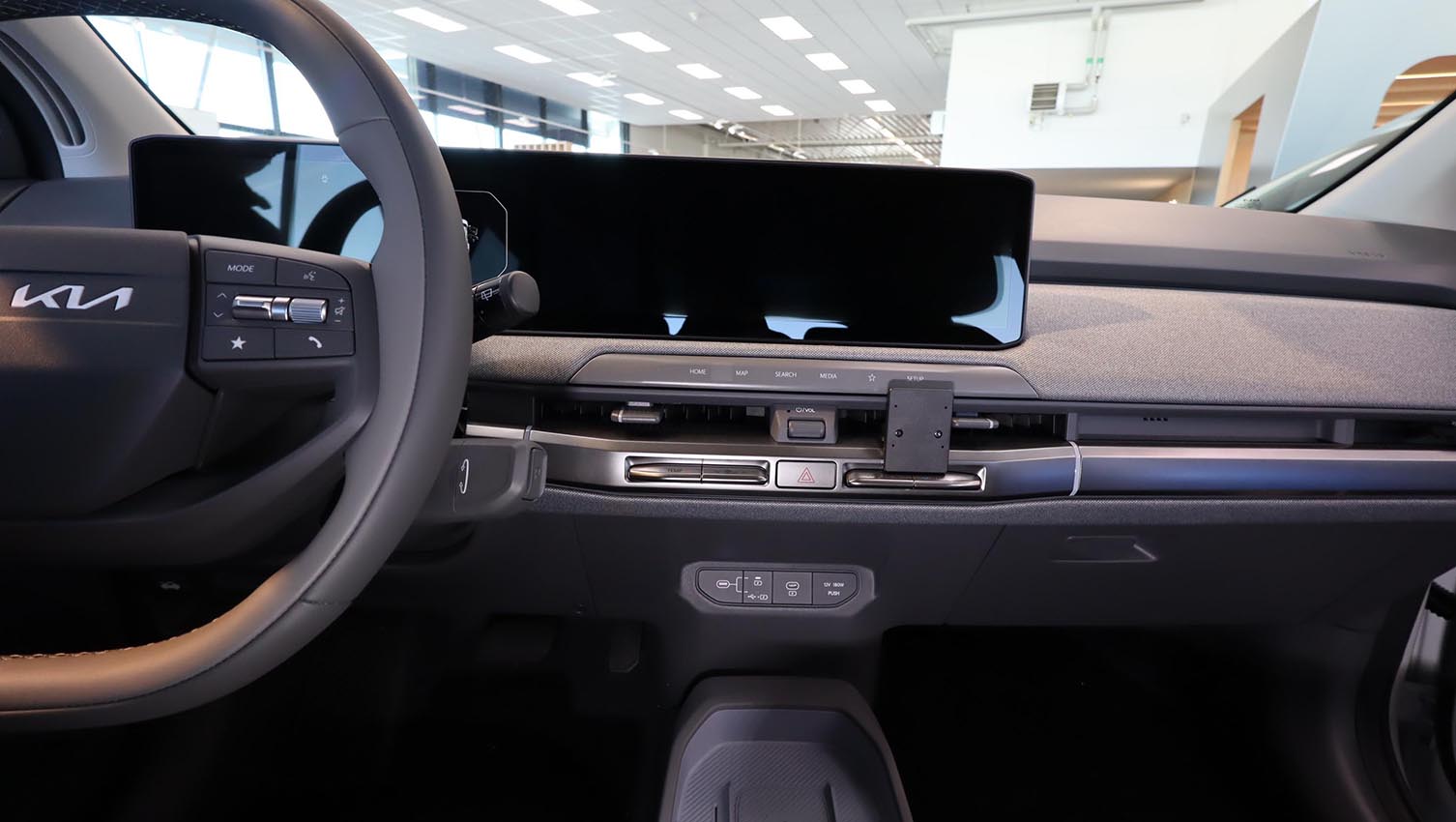 856266 ProClip für Kia EV3 - Baujahr 2025-2026, Armaturenbrett Mitte Fahrerseite 4