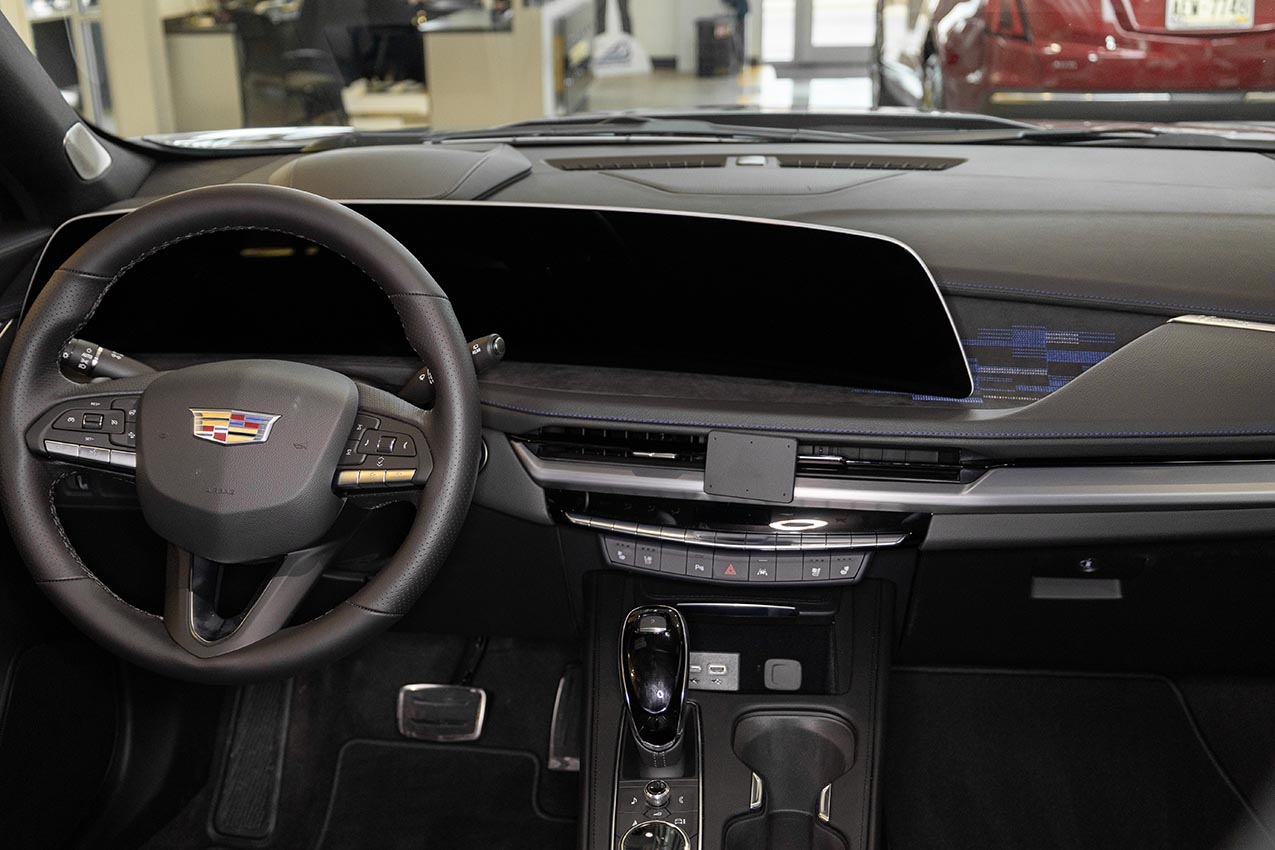 856145 Brodit ProClip für Cadillac XT4 - Baujahr 2024-2026, Armaturenbrett Mitte 12