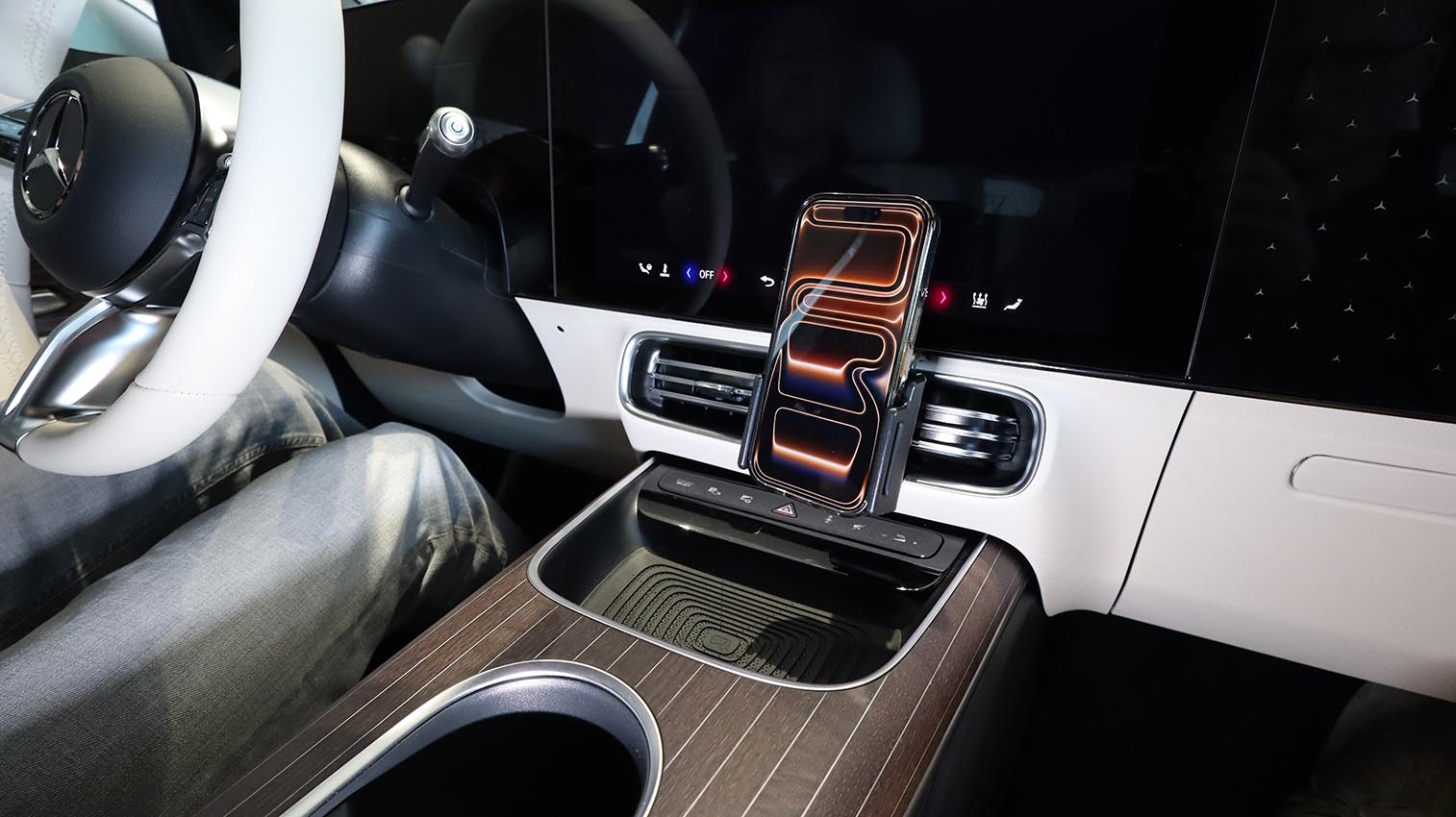 856289 Brodit ProClip für Mercedes Benz GLB-Class - BJ 2027 und CLA-Class - BJ 2026 13