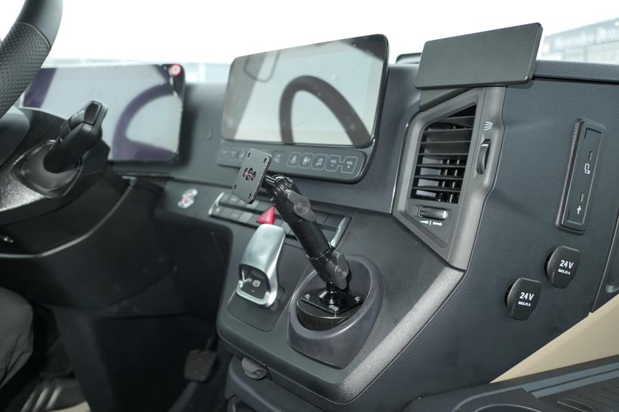 213559 Verstärkt ProClip - Mercedes Benz Actros 5 20-24 4