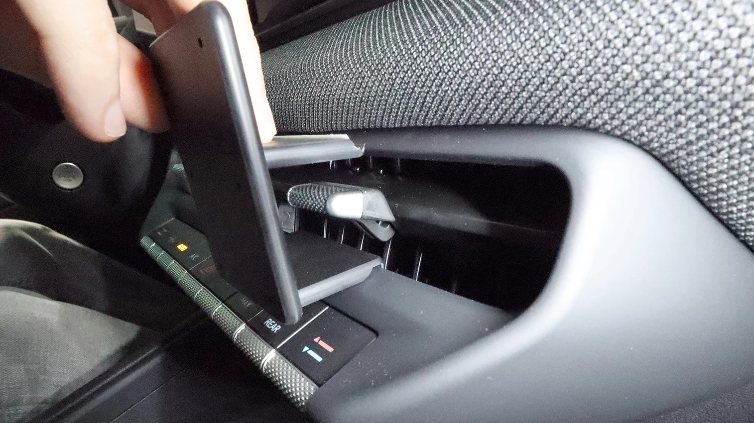 856325 Brodit ProClip Armaturenbretthalter für Volkswagen ID. Polo 2027 0