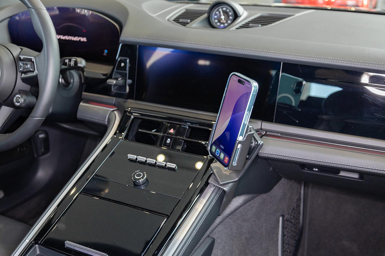 836138 Brodit ProClip für Porsche Panamera - Baujahr 2025- Mittelkonsole 5