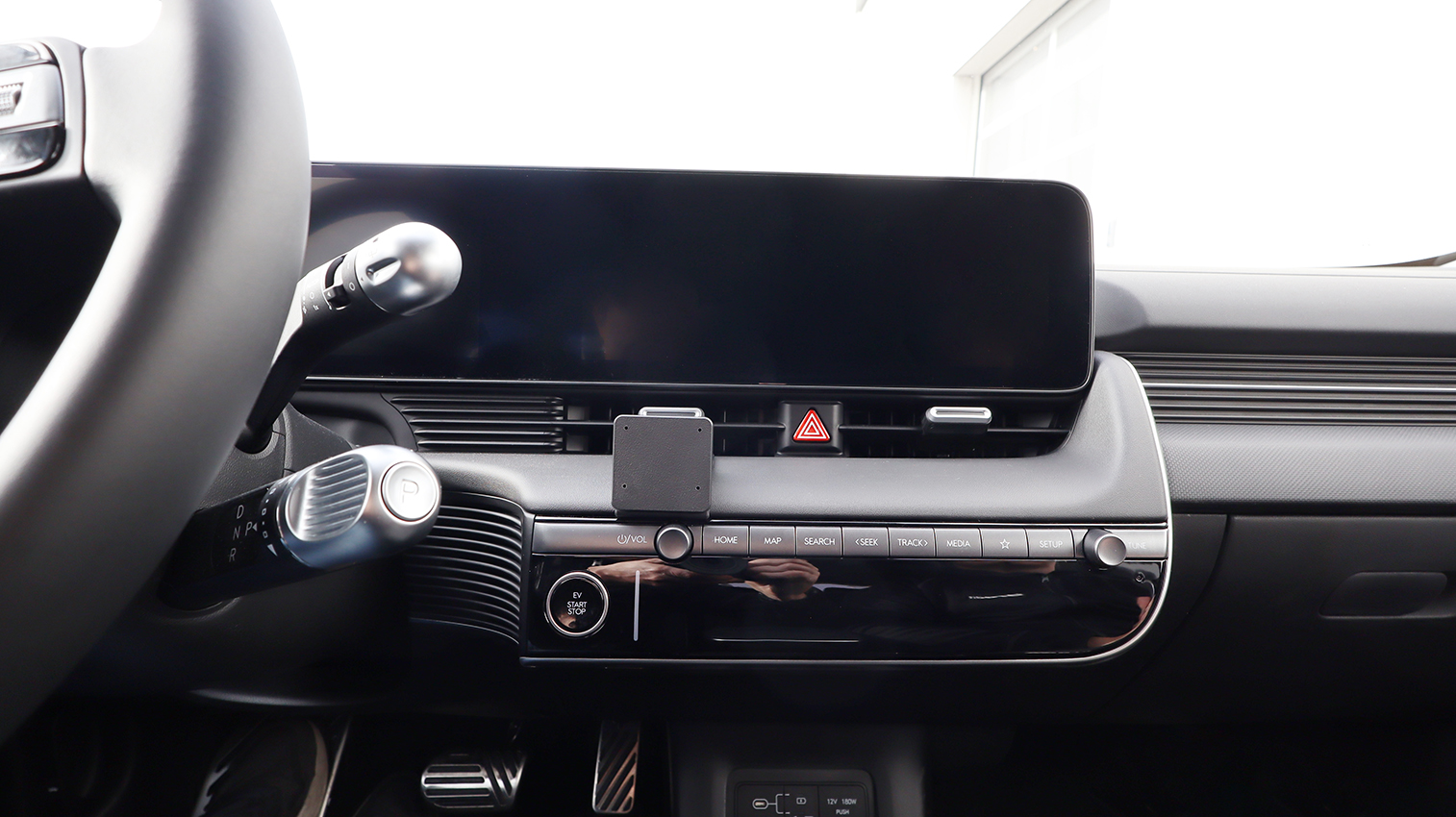 856249 Brodit ProClip plus AMPS Hyundai Ioniq 5 2025-2026 Armaturenbrett Handy Navi 4