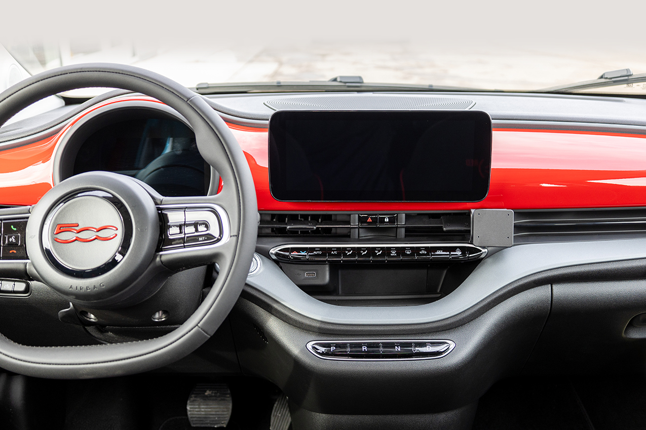 856084 Brodit ProClip für Fiat 500 E - Baujahre 2024-2025, Armaturenbrett Mitte 11