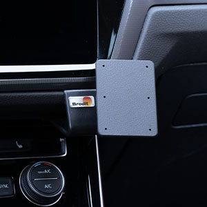 Ein an der Mittelkonsole befestigter ProClip zur Montage einer Halterung.