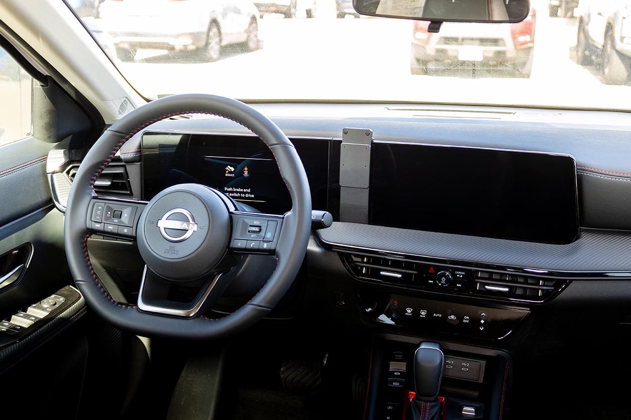 856154 Brodit ProClip für Nissan Kicks - Baujahr 2025-2026, Armaturenbrett Mitte 12
