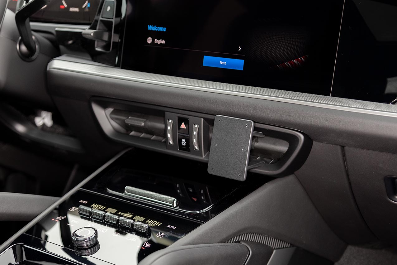 856137 Brodit ProClip für Porsche Cayenne Baujahr 2025 - Armaturenbrett Mitte 6
