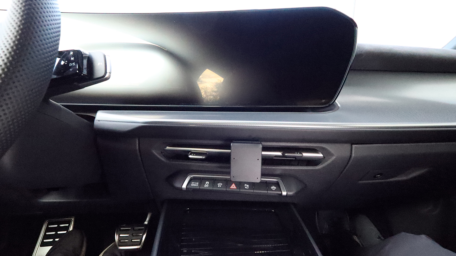 856253 ProClip für Audi Q3 - Baujahr 2026, Armaturenbrett Mitte 5