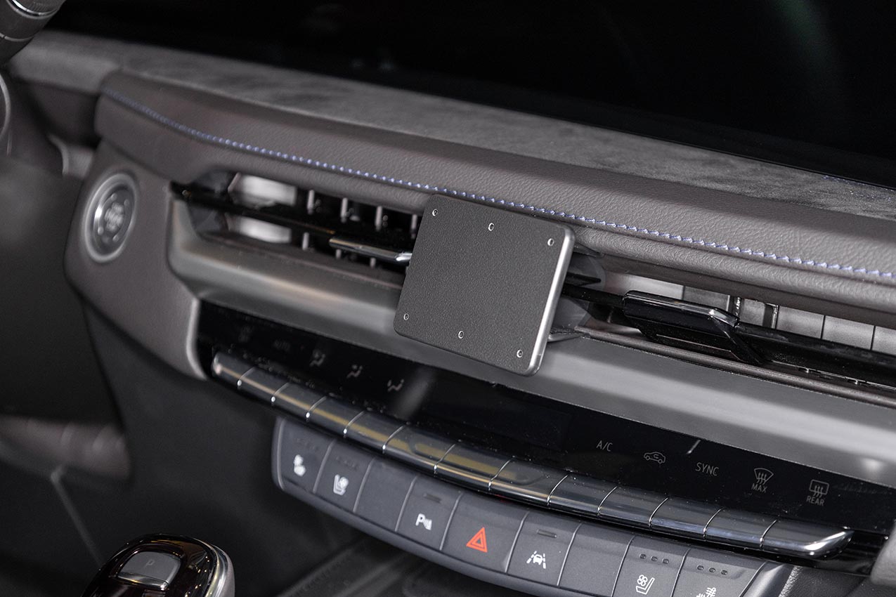 856145 Brodit ProClip für Cadillac XT4 - Baujahr 2024-2026, Armaturenbrett Mitte 6