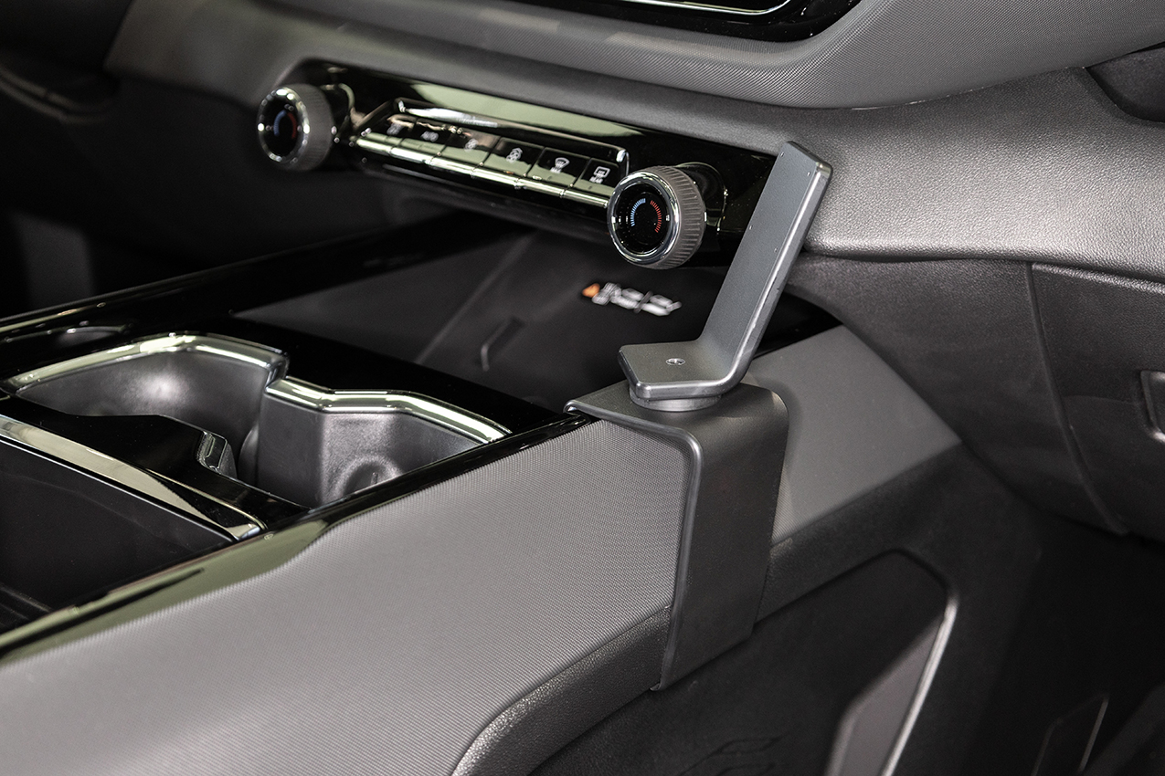 836131 Brodit ProClip Montageclip für Chevrolet Silverado EV Mittelkonsole 4