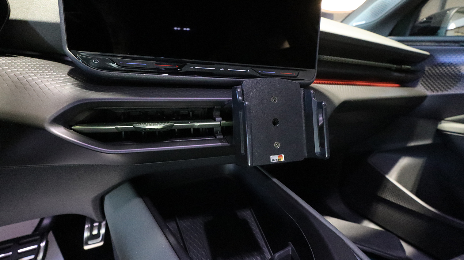 856304 Brodit ProClip für Cupra Raval - Baujahr 2027, Armaturenbrett Mitte Fahrerseite 9
