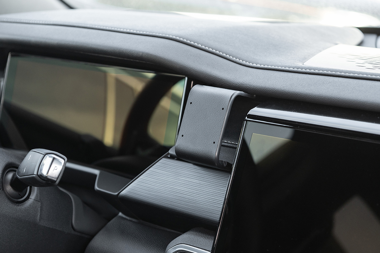 856146 Brodit ProClip für GMC Acadia - Baujahr 2024-2026, Armaturenbrett Mitte 5