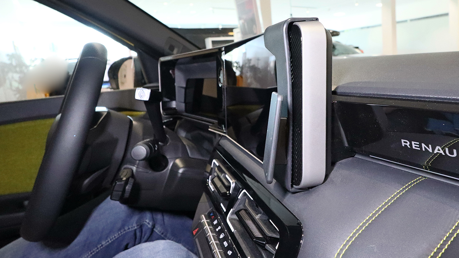 856209 Brodit ProClip für Renault 5 - Baujahr 2025-2026, Armaturenbrett Mitte 5