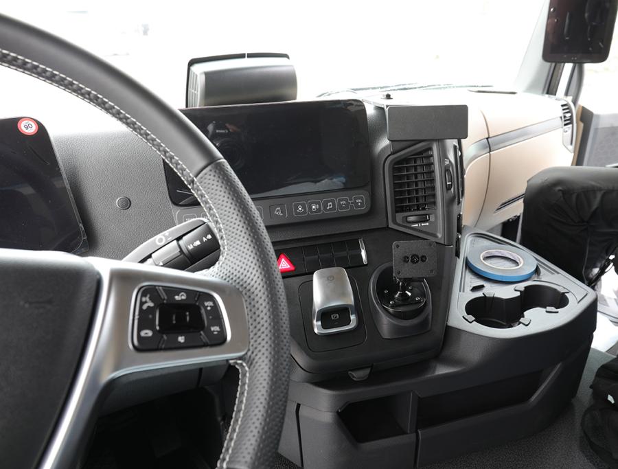 213559 Verstärkt ProClip - Mercedes Benz Actros 5 20-24 5