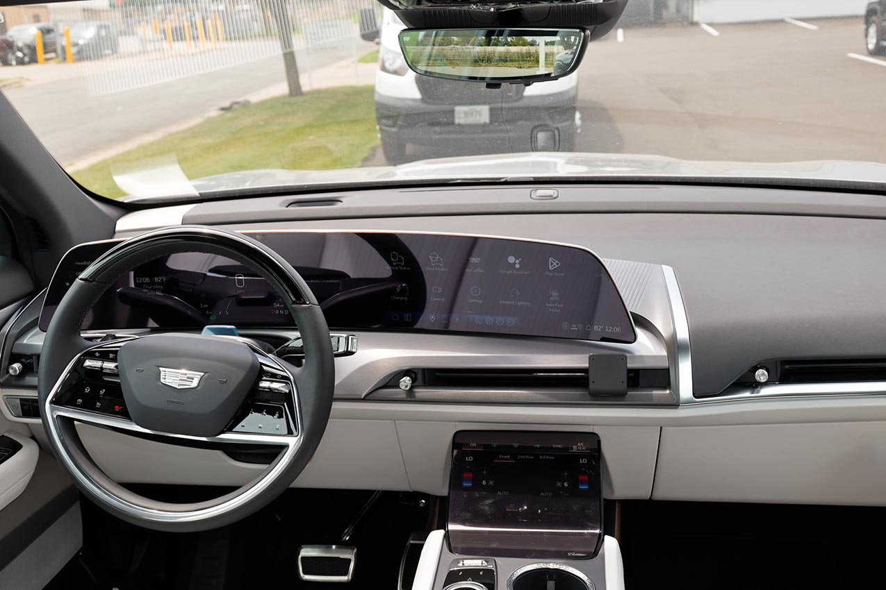 856225 Brodit ProClip für Cadillac Vistiq - Baujahr 2026, Armaturenbrett links 11