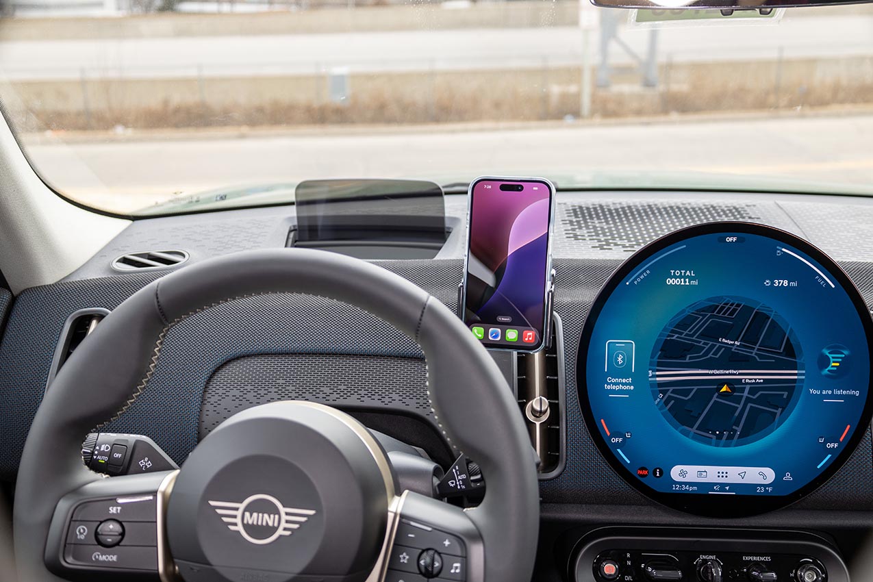 856126 Brodit ProClip für Mini Countryman Baujahr 2025 - Armaturenbrett Mitte 8